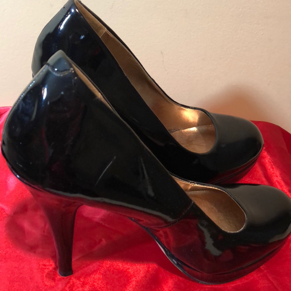 High Heels - Picture 4 of 5